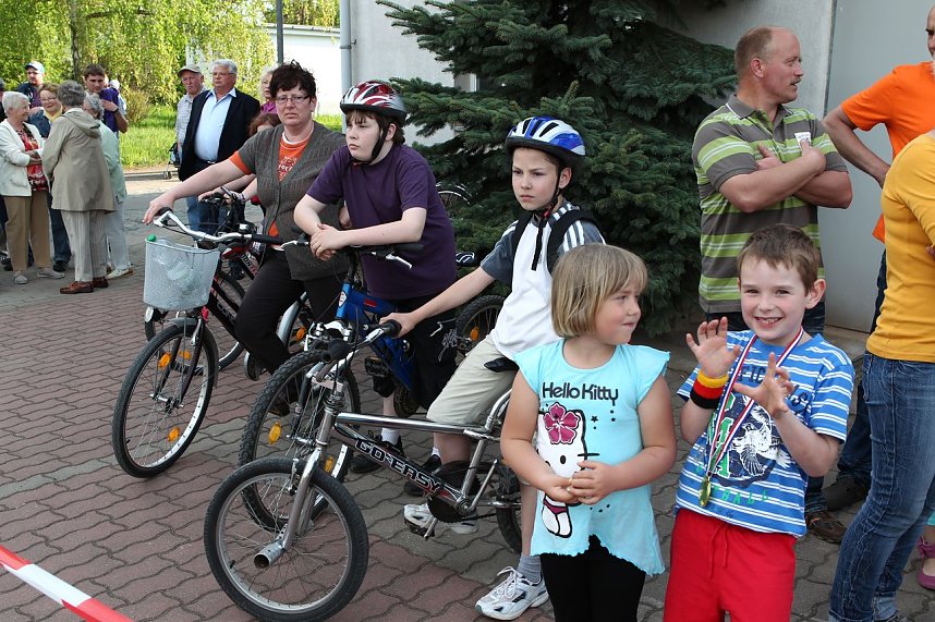 Maibaum in Bielen gesetzt