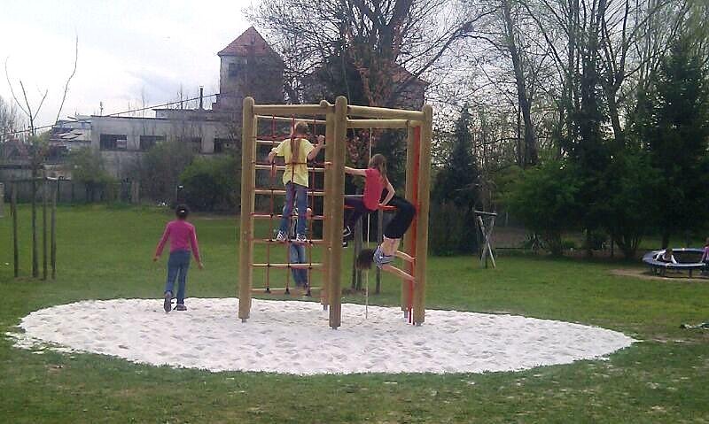 Neue Spielger&auml;te f&uuml;r Schulhort