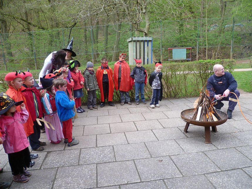 Kleine Hexen in S&uuml;lzhayn