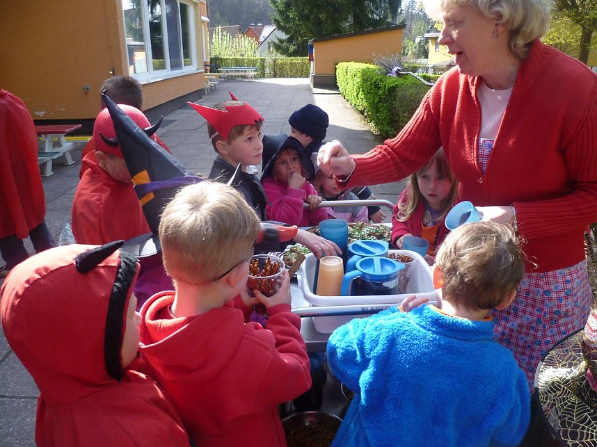 Kleine Hexen in S&uuml;lzhayn