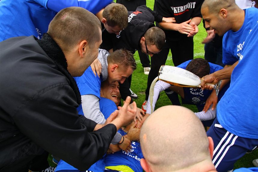 Freude pur bei Kickern und Fans