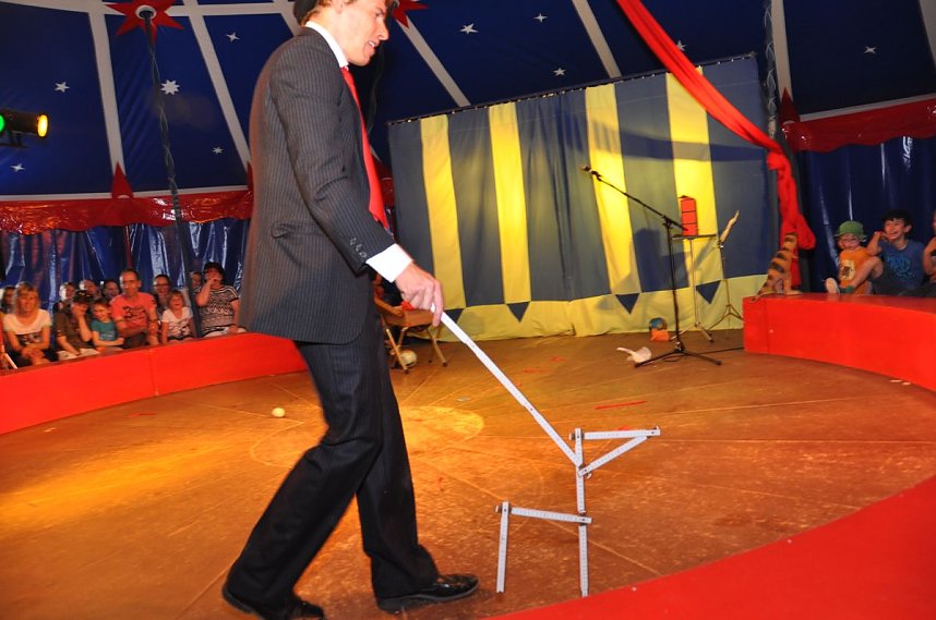 Gregor Wollnys wilder Wohnzimmerzirkus