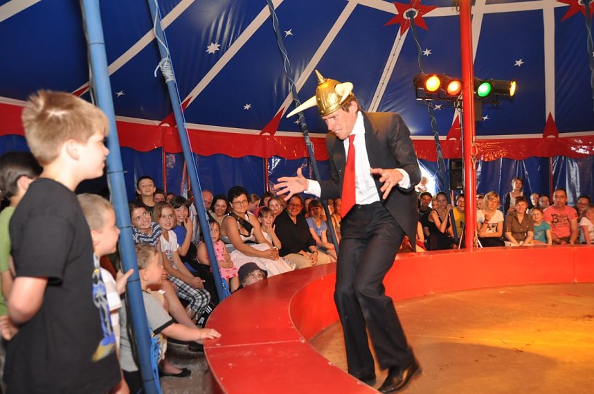 Gregor Wollnys wilder Wohnzimmerzirkus