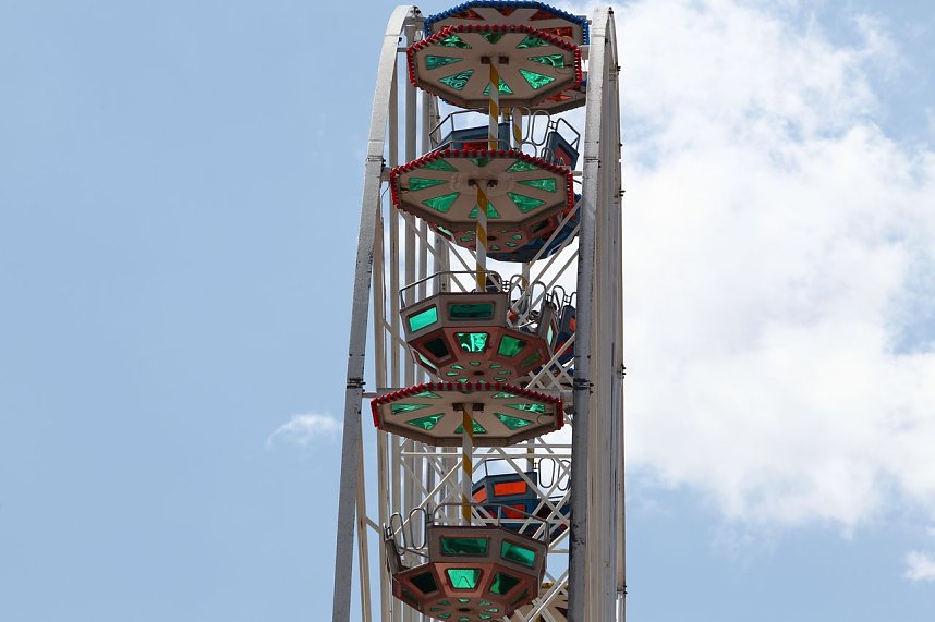 Leere B&uuml;hnen, vollen St&auml;nde