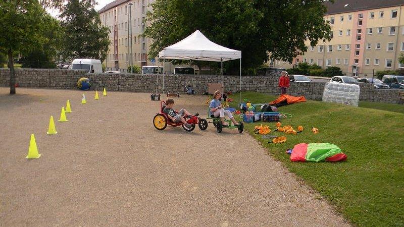 Sportliche Kinder auf dem Petersberg