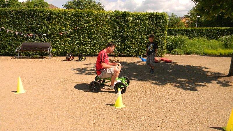 Sportliche Kinder auf dem Petersberg