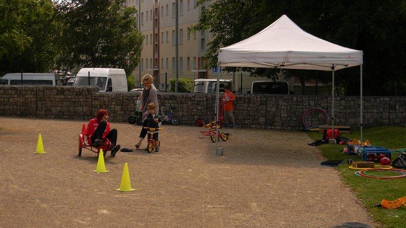Sportliche Kinder auf dem Petersberg
