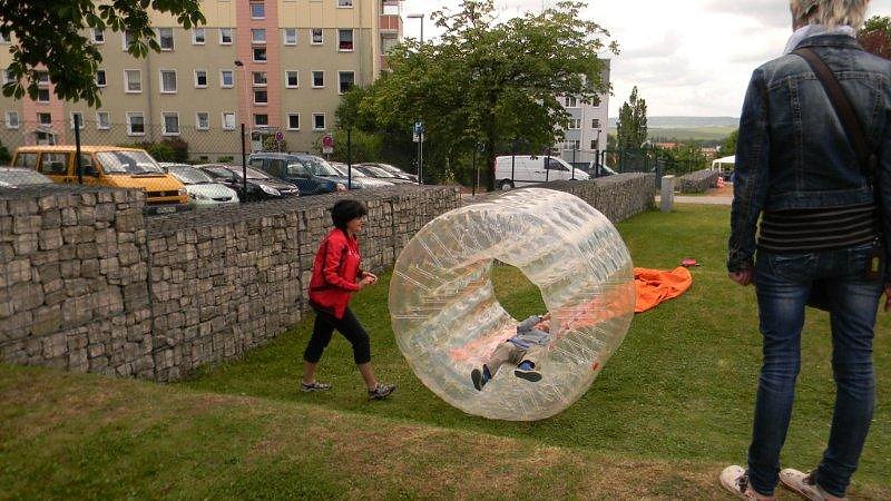 Sportliche Kinder auf dem Petersberg