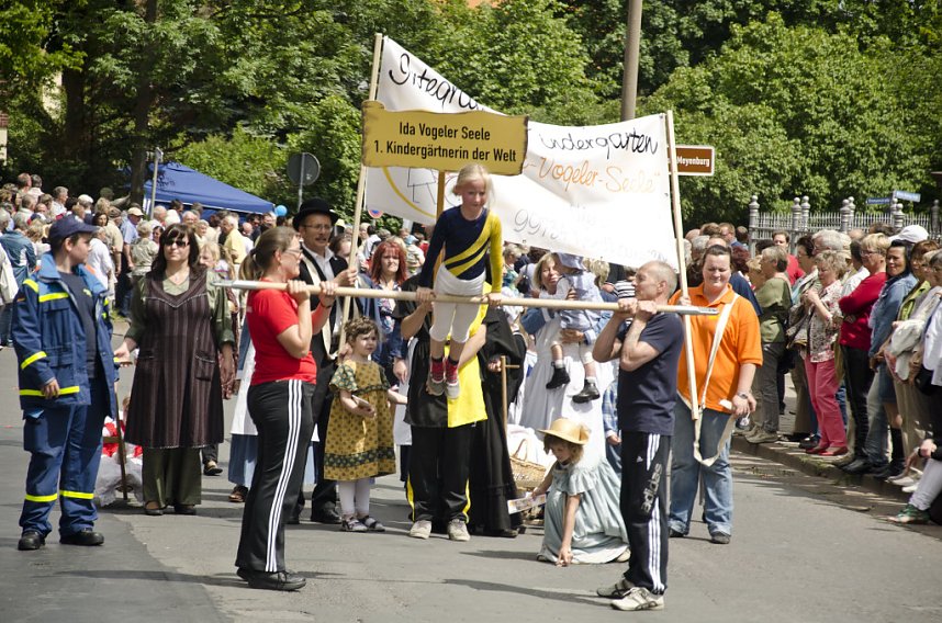 1085 Jahre in einem Umzug