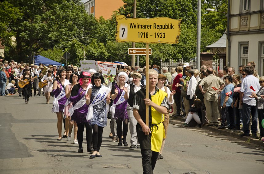 1085 Jahre in einem Umzug
