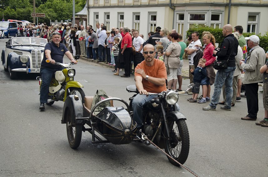 1085 Jahre in einem Umzug