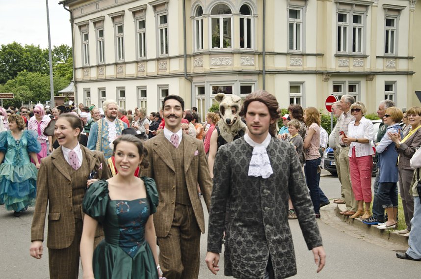 1085 Jahre in einem Umzug