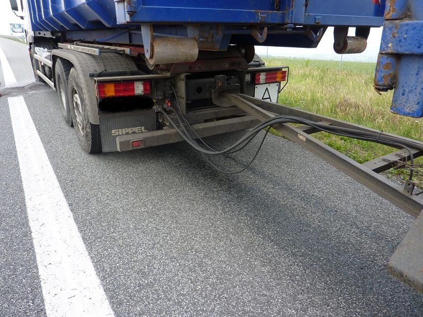 &Ouml;lspur auf der A 38