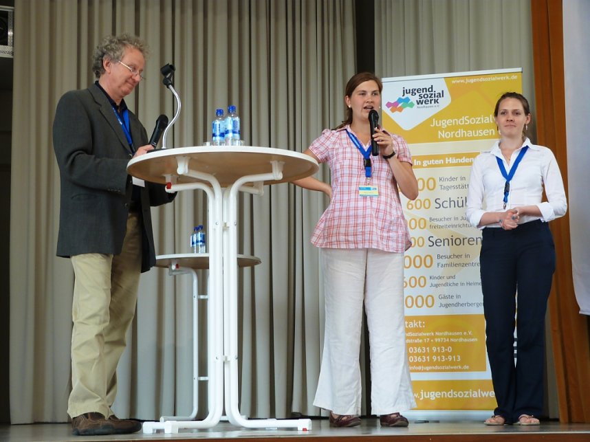 Internationale Bereicherung: Dr. Werner M&uuml;ller, transfer e.V., Moderator sowie Maria Schenk und Anna Eliseeva, Workshopleiterinnen