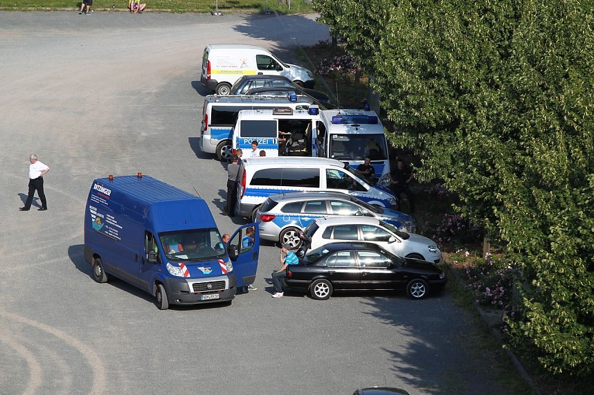 Party auf dem Platz: Volles Aufgebaut - 17.59 Uhr