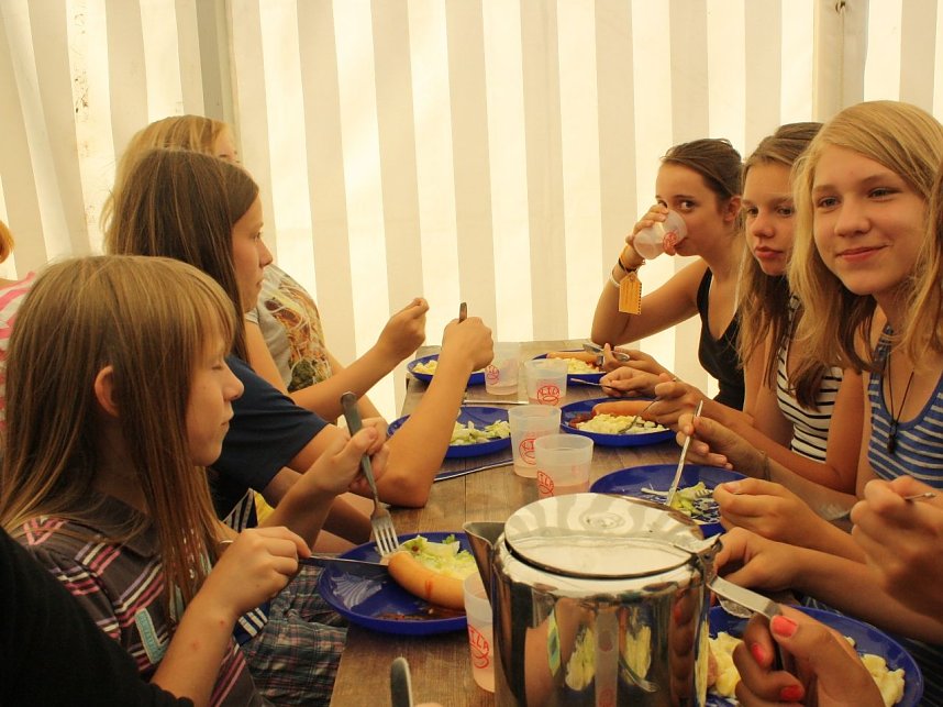 Der erste Tag im Handwerker-Camp