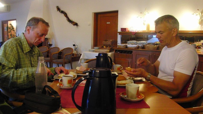 Von West nach Ost: Fr&uuml;hst&uuml;ck nach 124 km in Grillenberg