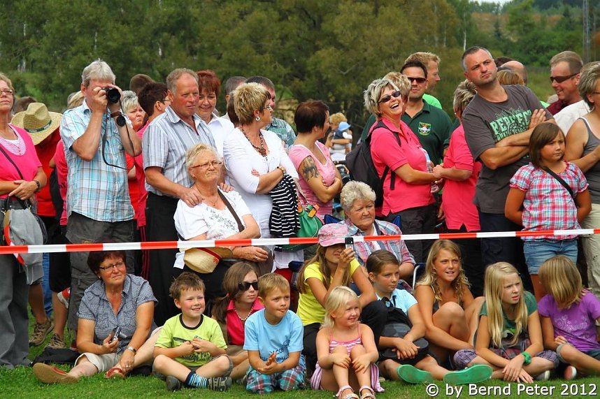 Tauziehen &uuml;ber die Wipper bei Obergebra