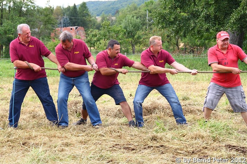 Tauziehen &uuml;ber die Wipper bei Obergebra