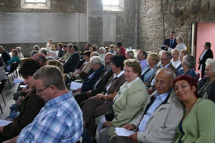 Neue Pfarrer eingef&uuml;hrt