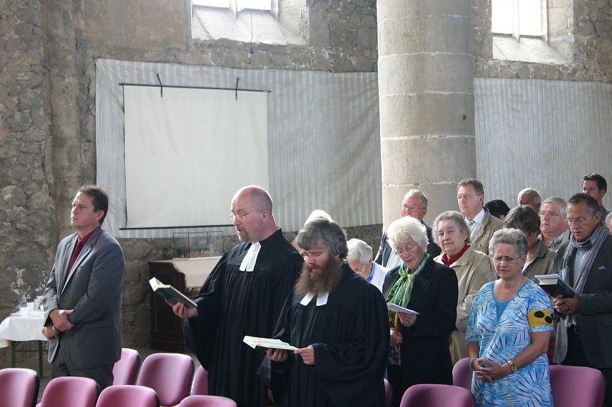 Neue Pfarrer eingef&uuml;hrt