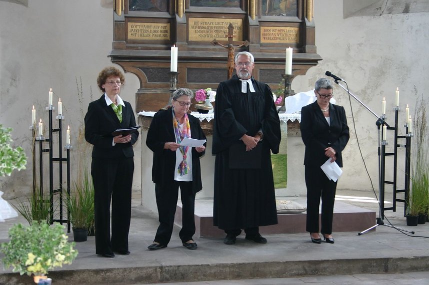 Neue Pfarrer eingef&uuml;hrt