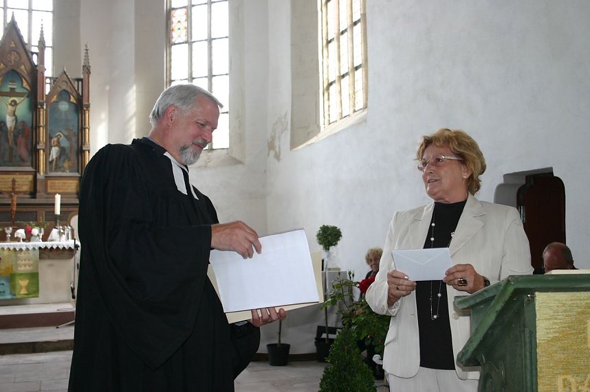 Neue Pfarrer eingef&uuml;hrt