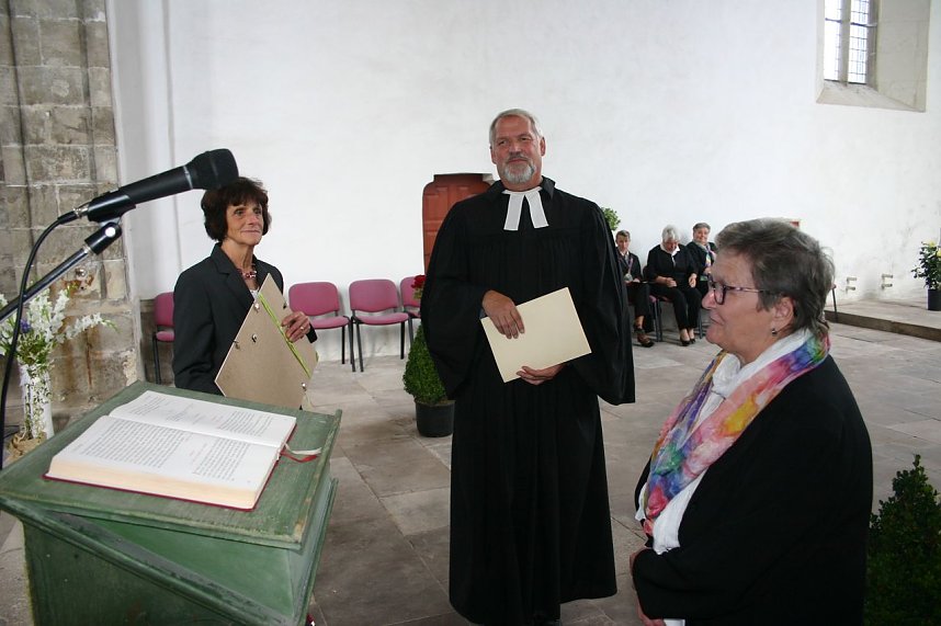 Neue Pfarrer eingef&uuml;hrt