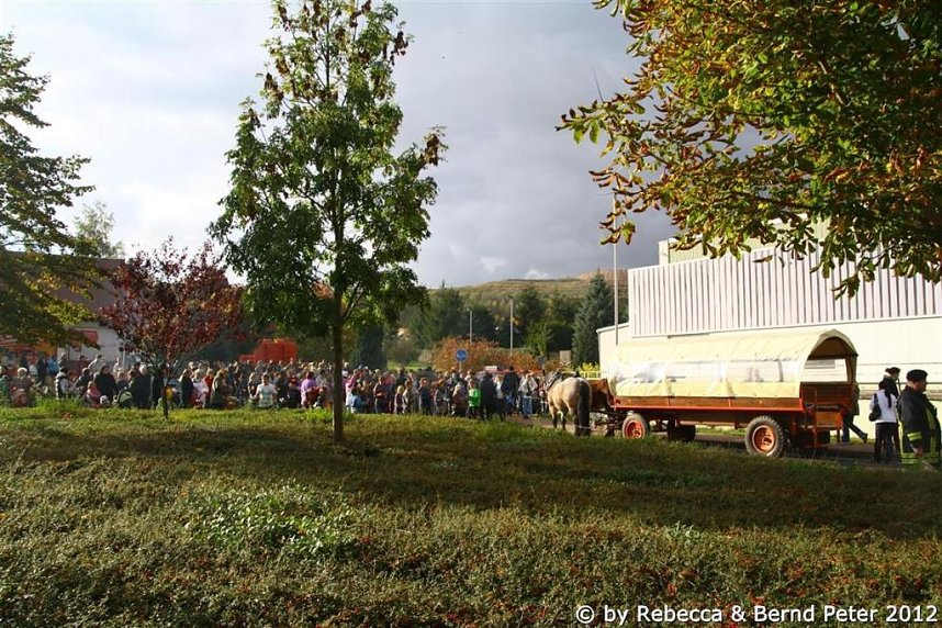 Neuer&ouml;ffnung mit Volksfest