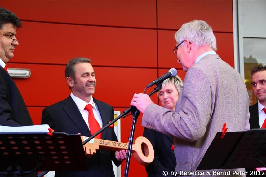 Neuer&ouml;ffnung mit Volksfest