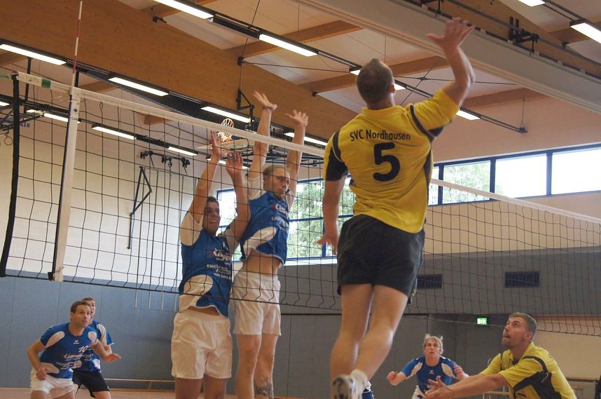 Zwei Siege in eigener Halle