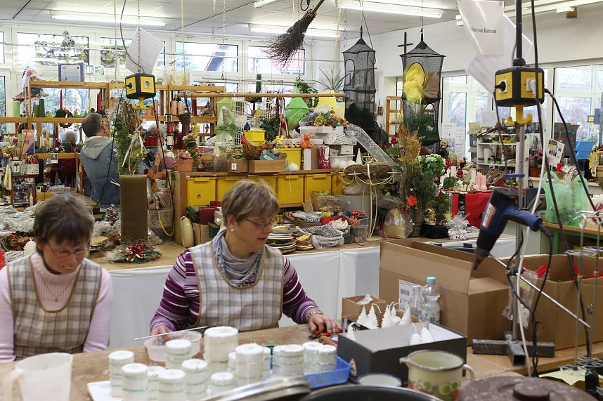Offene T&uuml;ren in der Werkstatt