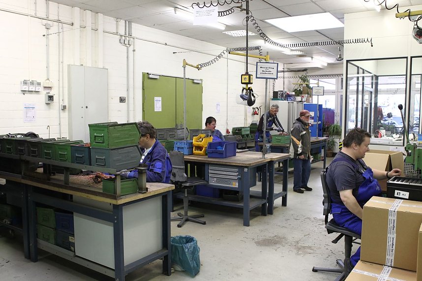 Offene T&uuml;ren in der Werkstatt