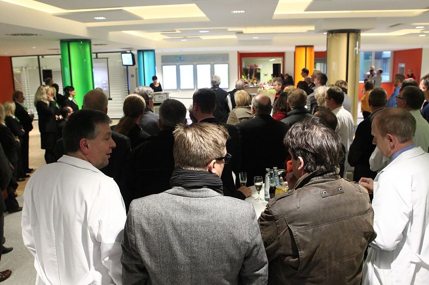 Neuer Eingangsbereich am Nachmittag er&ouml;ffnet