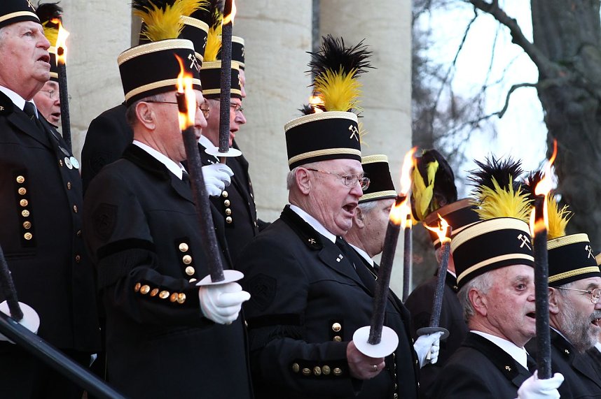 Adventsmarkt auf dem Theaterplatz