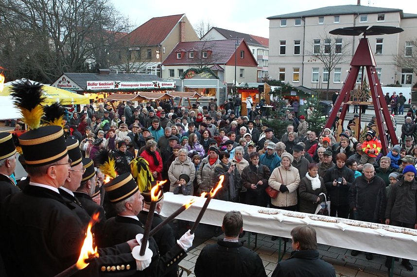 Adventsmarkt auf dem Theaterplatz