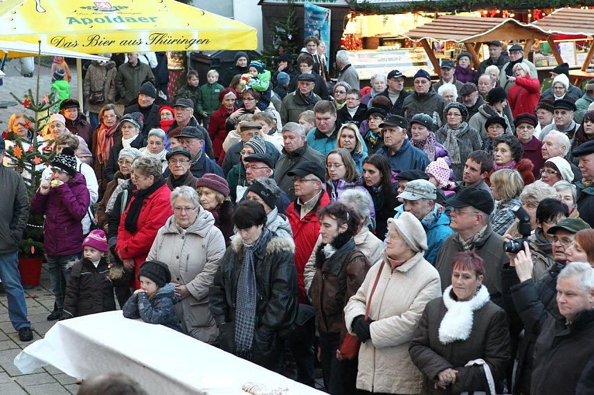 Adventsmarkt auf dem Theaterplatz
