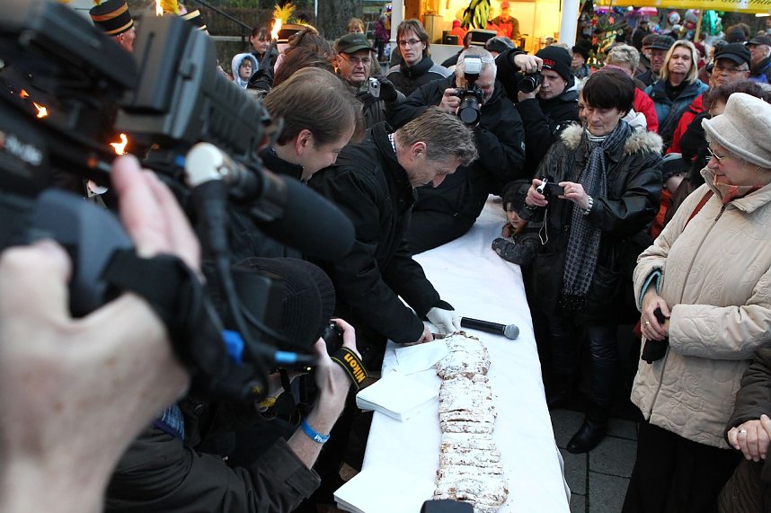 Adventsmarkt auf dem Theaterplatz