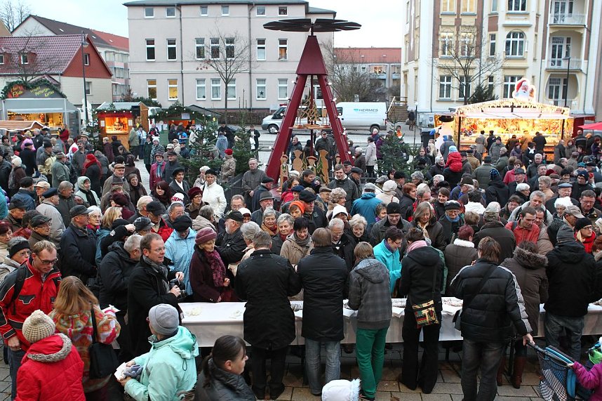 Adventsmarkt auf dem Theaterplatz