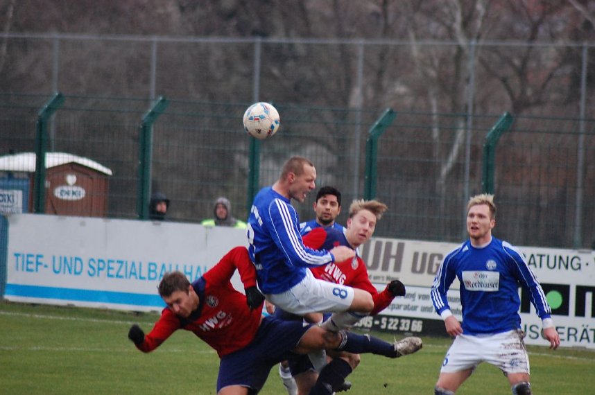 Wacker holt einen Punkt in Halle