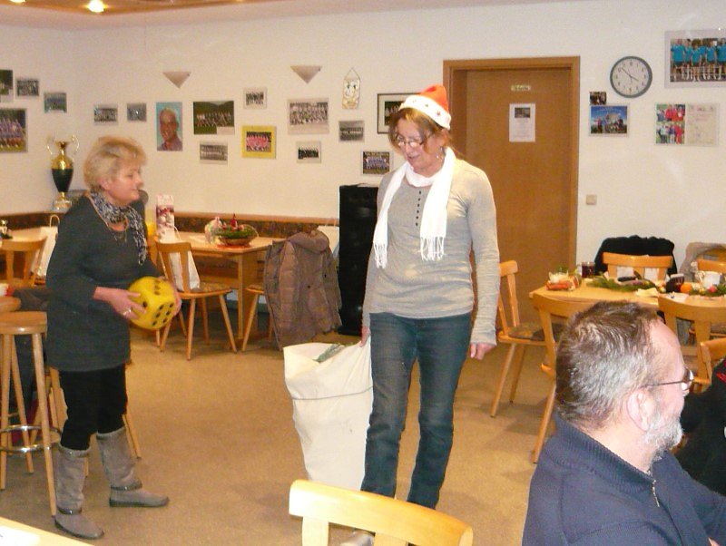 Gefeiert: Man konnte sich auch ein Geschenk mit der ber&uuml;hmten 6 erw&uuml;rfeln.