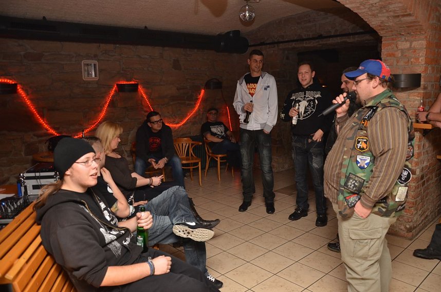 Schattenkinder im Klubhaus