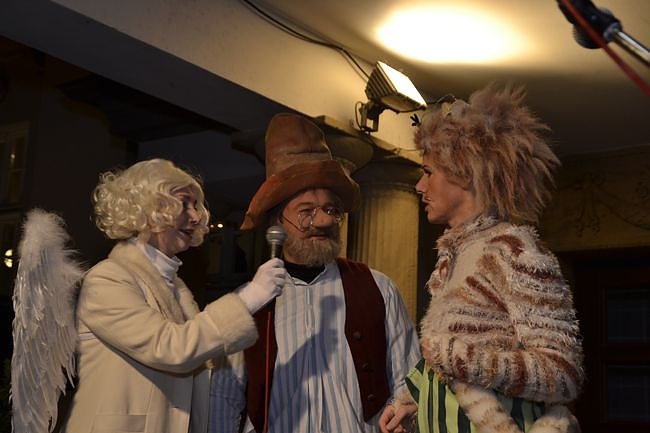 22.T&uuml;rchen am Theater