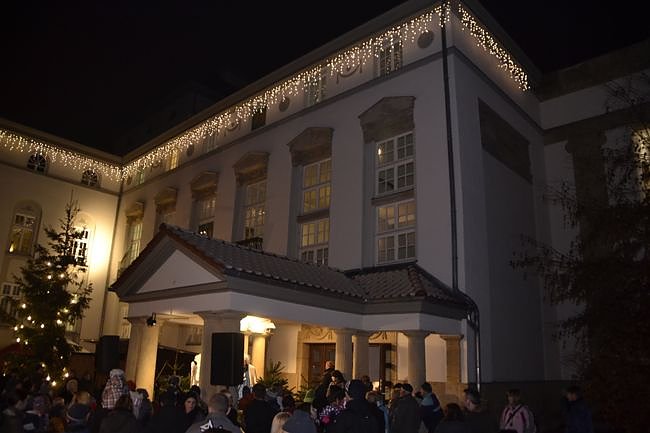 22.T&uuml;rchen am Theater