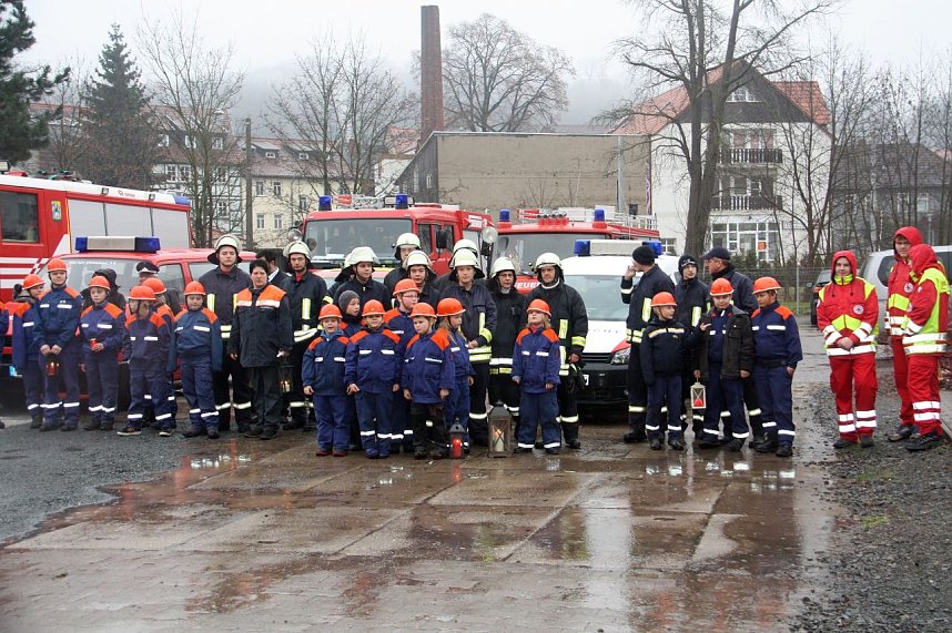 Friedenslicht wird verteilt