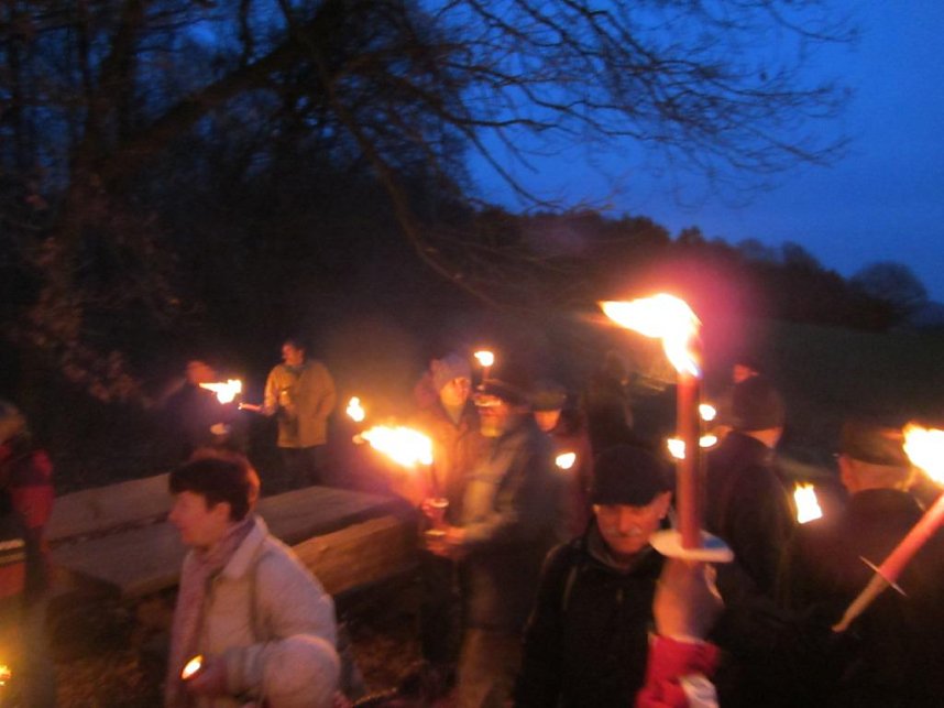 Mit Fackeln unterwegs