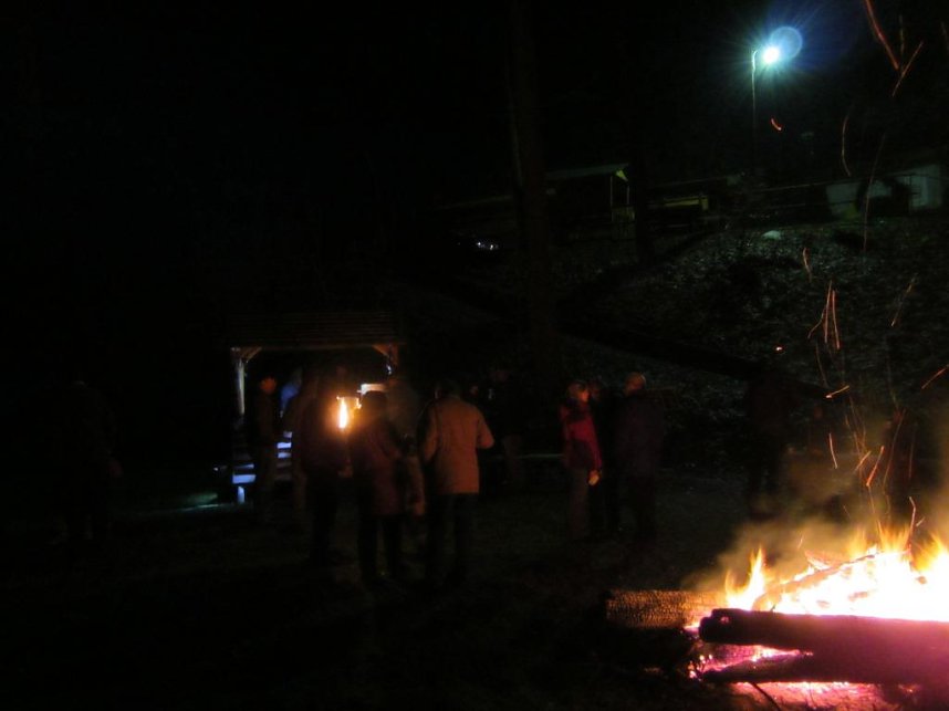 Mit Fackeln unterwegs