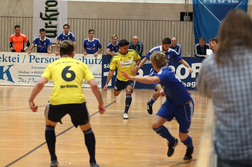 Fu&szlig;ballzauber unterm Hallendach