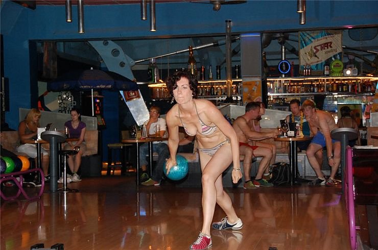 Bikini-Bowling in Nordhausen