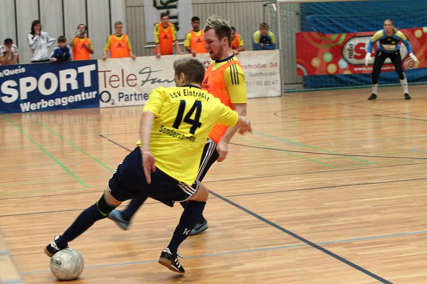 Fu&szlig;ballzauber unterm Hallendach